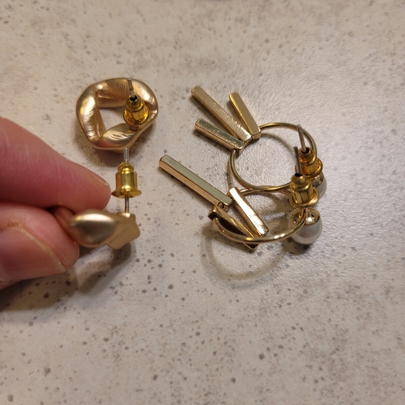 earring - Picture 4 of 5